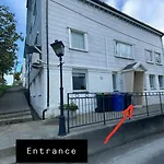 High Rated Private 350 M From Center With Free Parking Leilighet