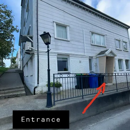 Private Residence 350 M From The City Center With Free Parking Appartement