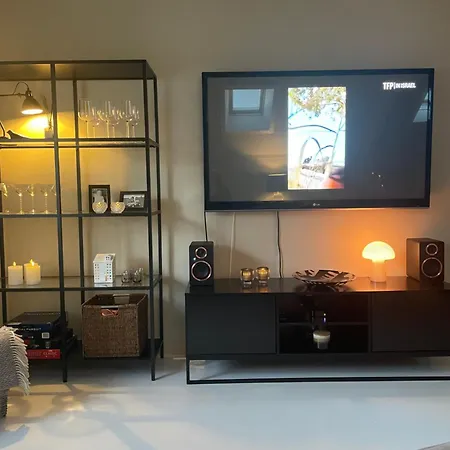 Apartment With Free Parking 350 M From The Center Of