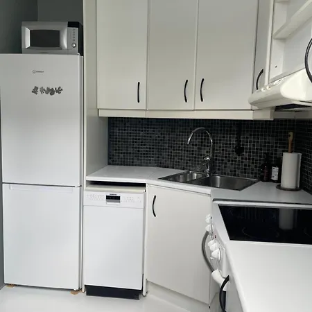 High Rated Private 350 M From Center With Free Parking *