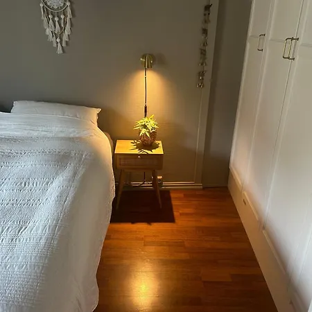 High Rated Private 350 M From Center With Free Parking Leilighet *