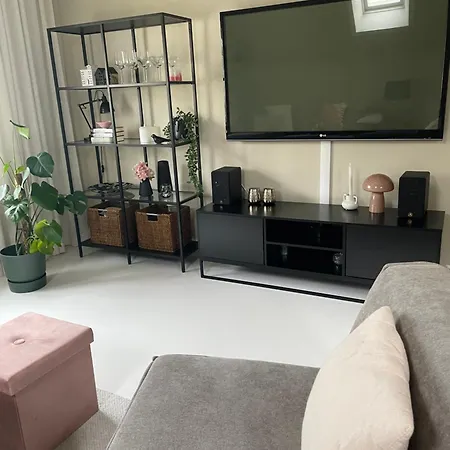 Apartamento High Rated Private 350 M From Center With Free Parking *