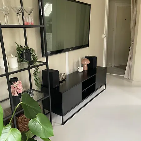 High Rated Private 350 M From Center With Free Parking Apartamento