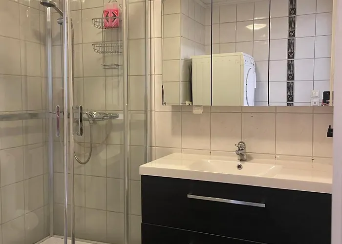 Private Residence 350 M From The City Center With Free Parking Appartement