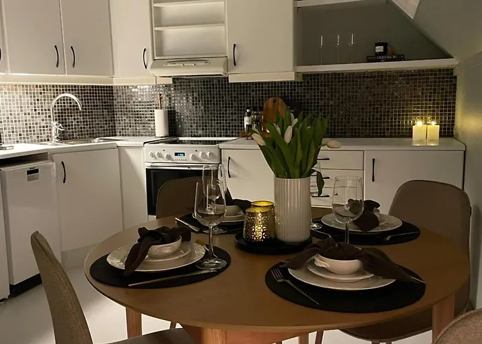 High Rated Private 350 M From Center With Free Parking