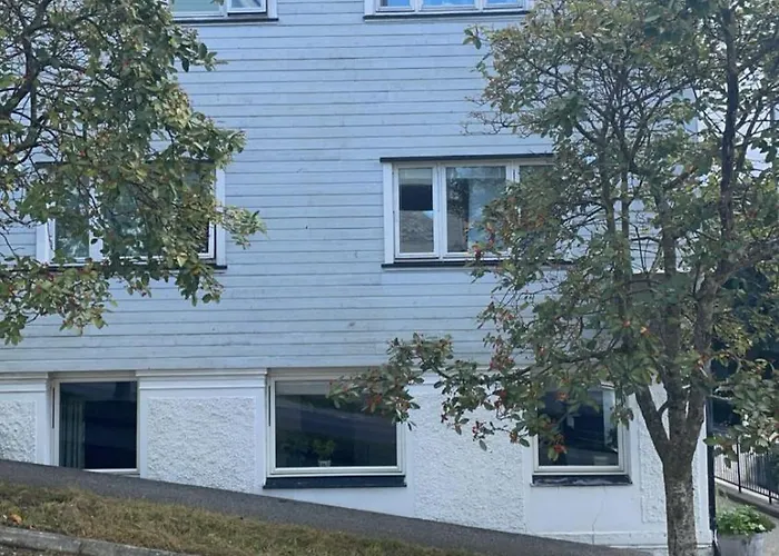 Leilighet High Rated Private 350 M From Center With Free Parking *