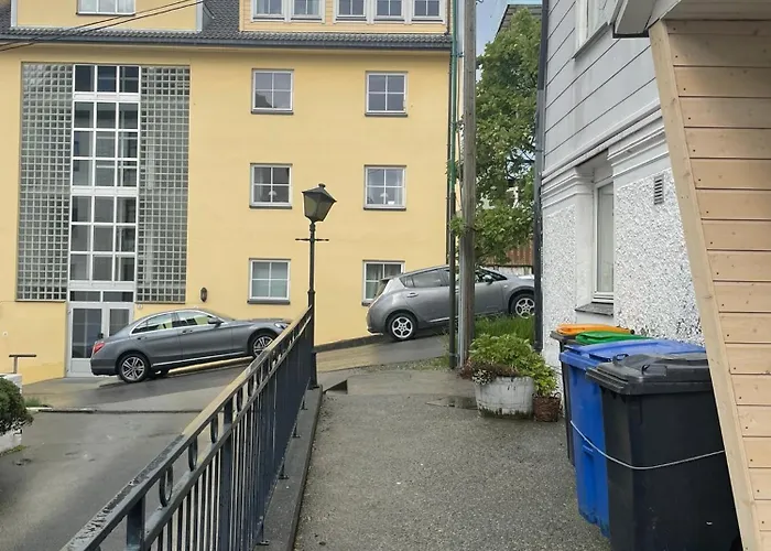 Leilighet High Rated Private 350 M From Center With Free Parking Ålesund