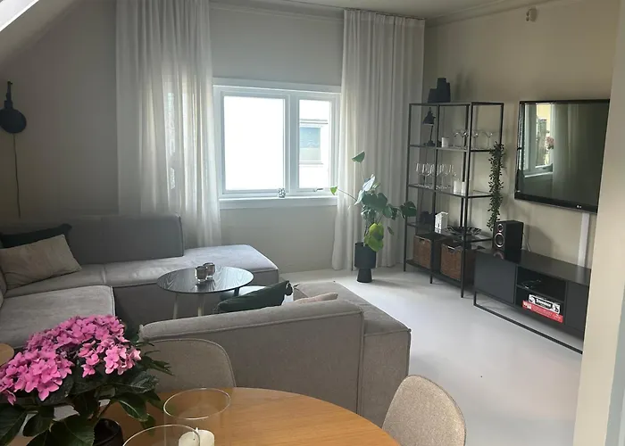 High Rated Private 350 M From Center With Free Parking Leilighet *
